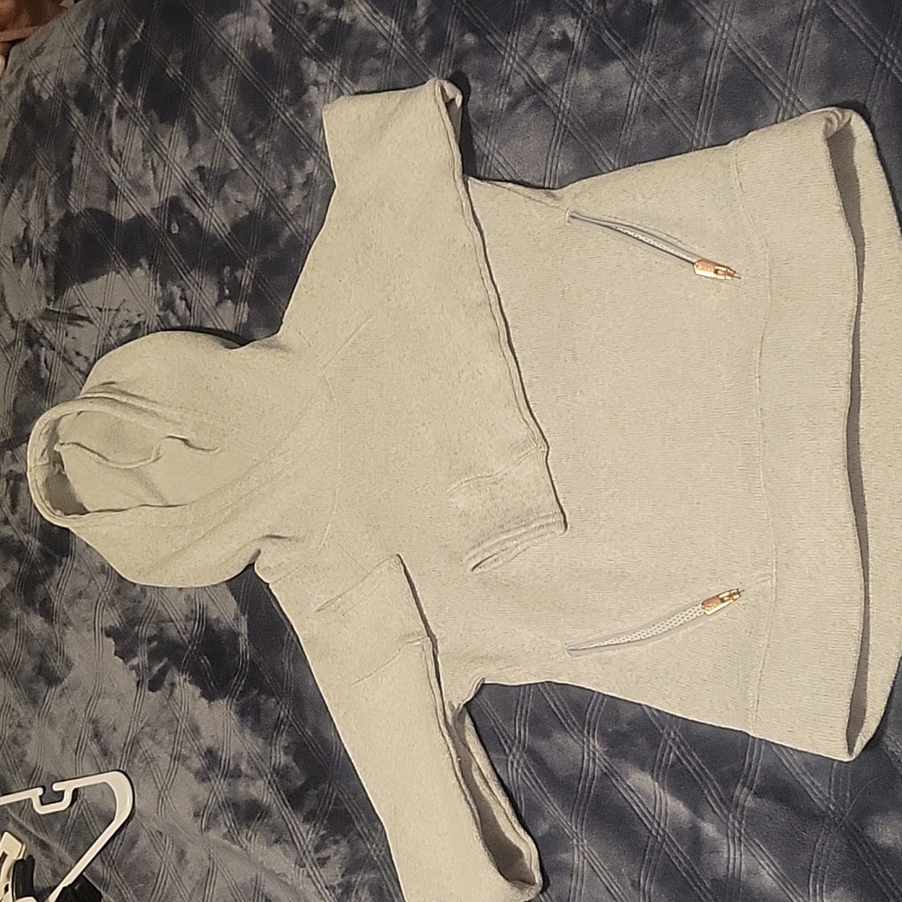 Girls Old Navy active hoodie. Grey, size M(8). EUC.